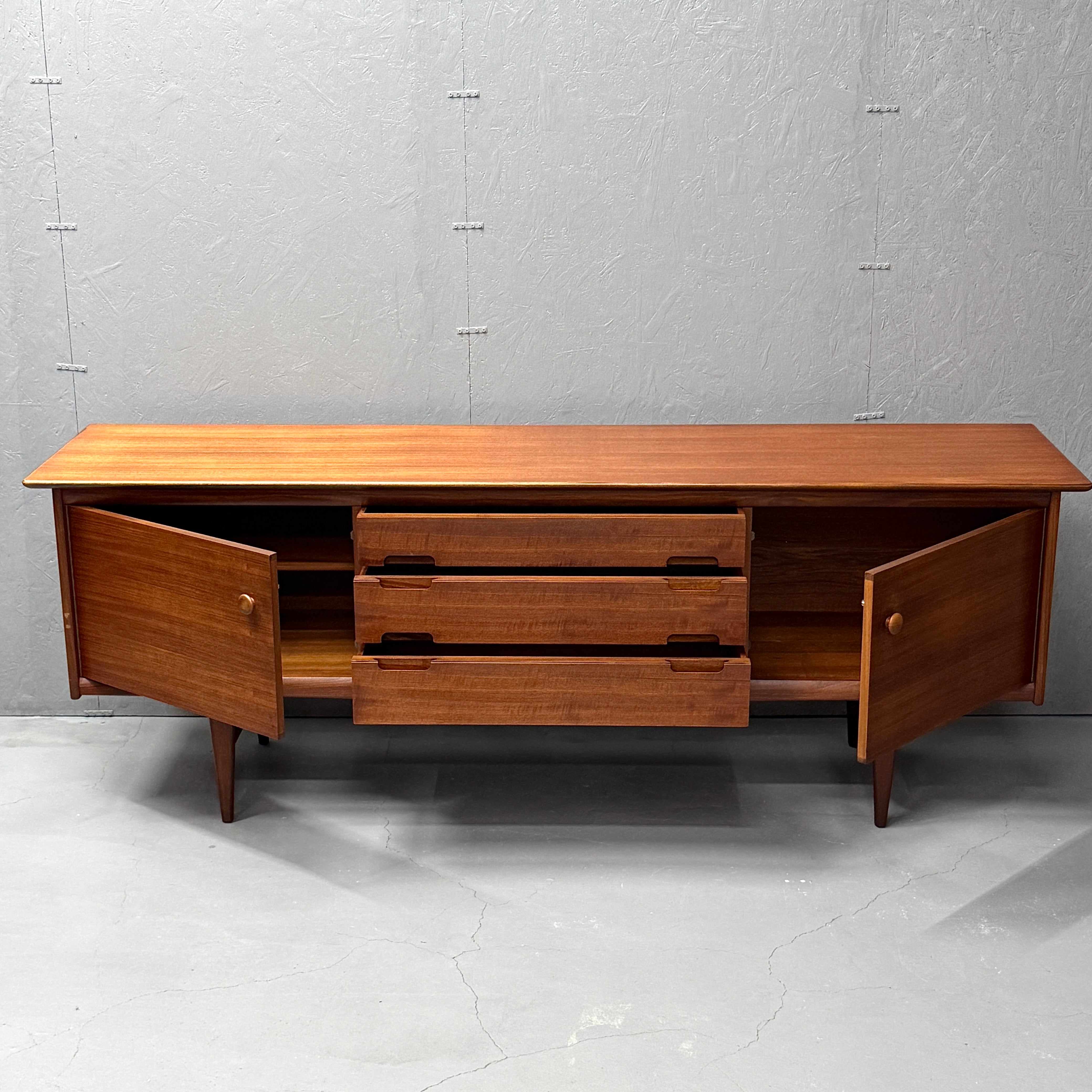 Younger(ヤンガー) / “Fonseca” Sideboard フォンセカ サイドボード