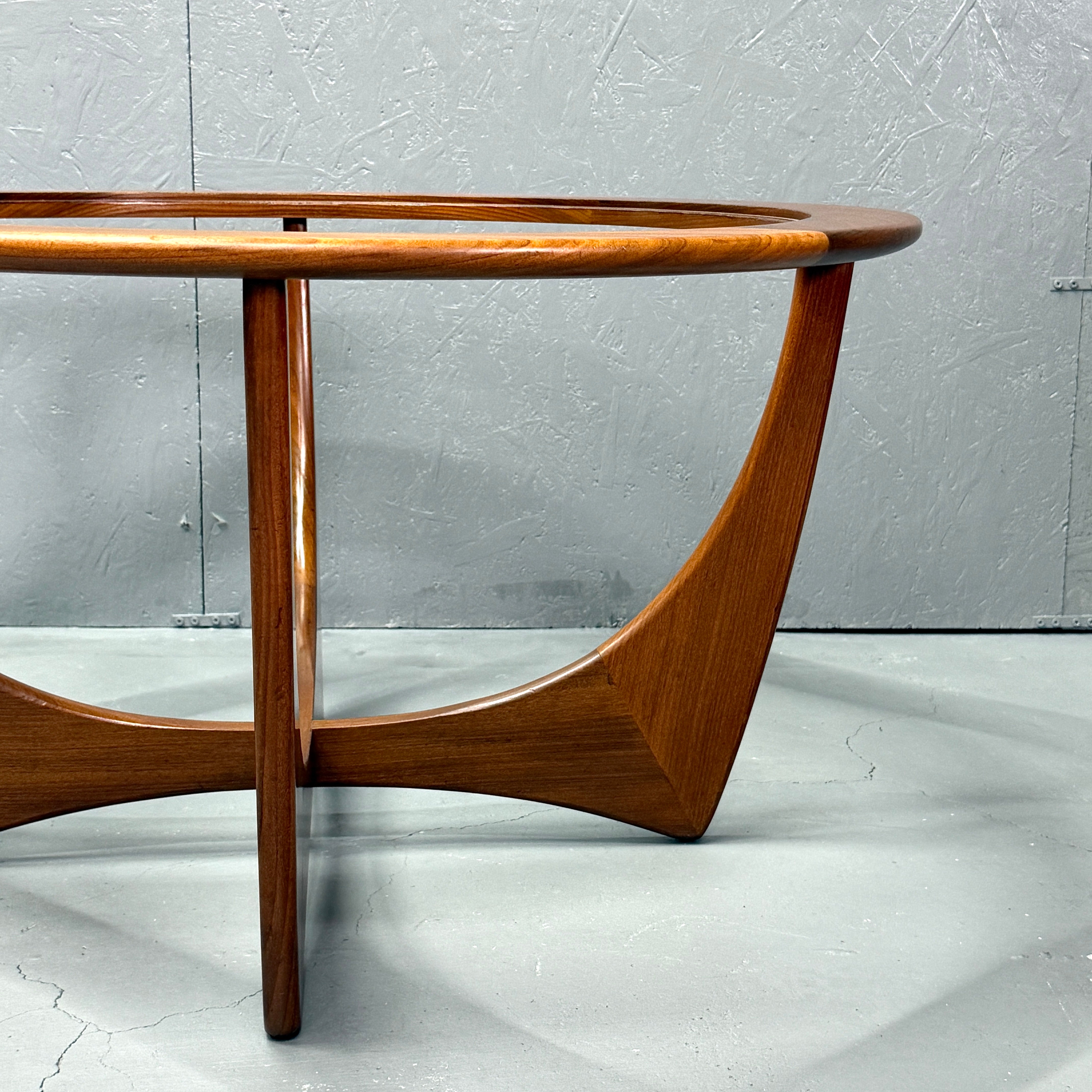 G-PLAN/ジープラン　アストロ　コーヒーテーブル(401) G-PLAN(ジープラン) / ASTRO OVAL COFFEE TABLE アストロ