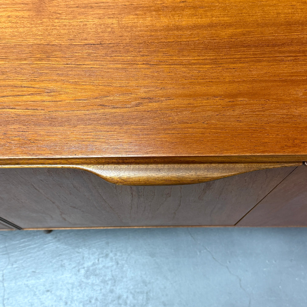 
                      
                        A.H.McINTOSH(マッキントッシュ) /  DUNVEGAN Sideboard (402)
                      
                    