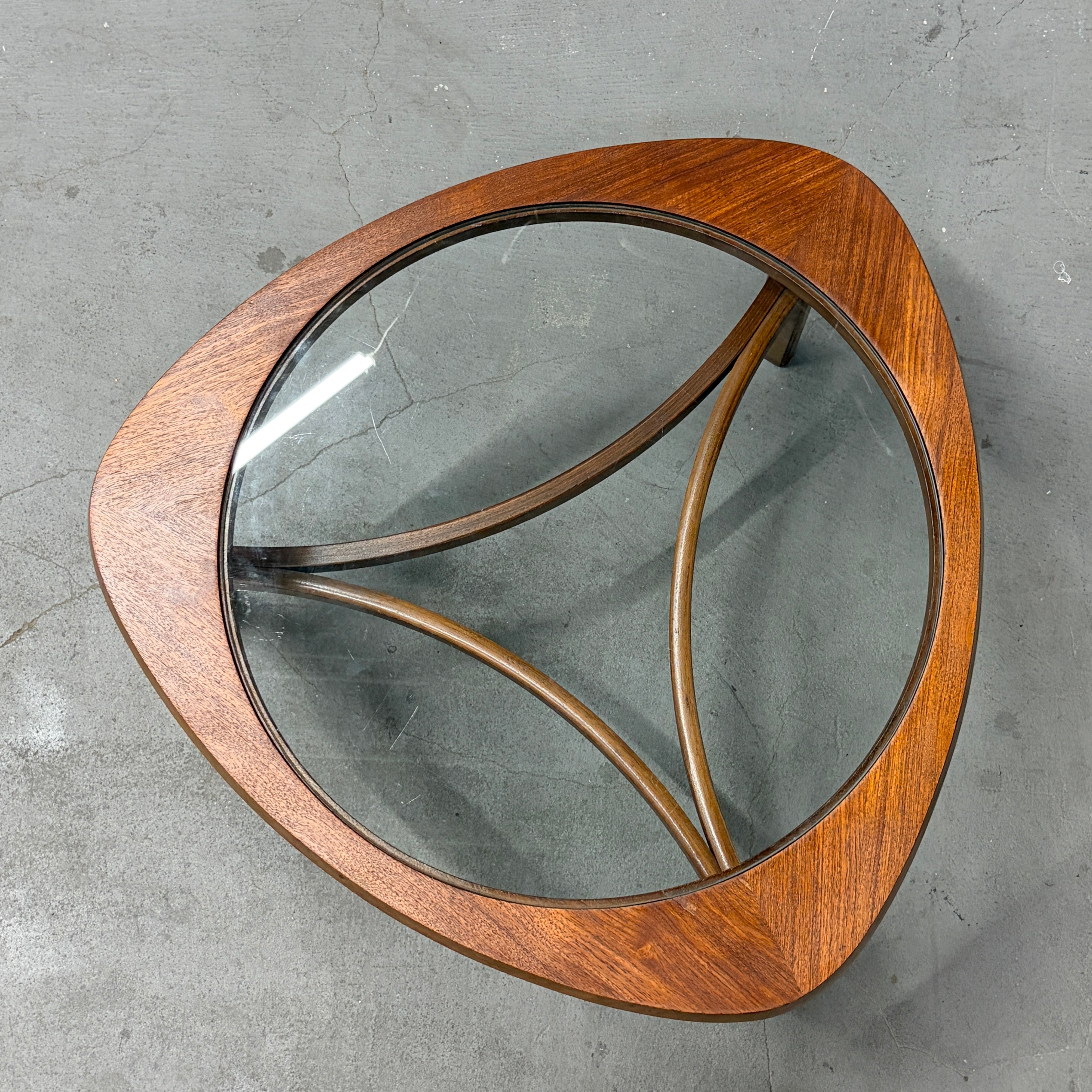 Nathan(ネイサン) / GLASS TOP TRIANGLE COFFEE TABLE ガラストップ