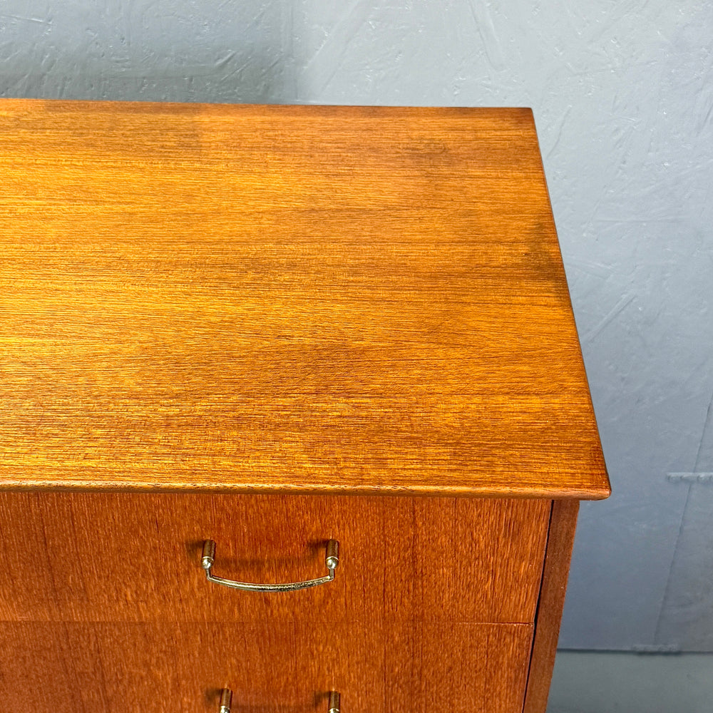 
                      
                        Teak 5-Drawer Chest ヴィンテージ 5段チェスト
                      
                    