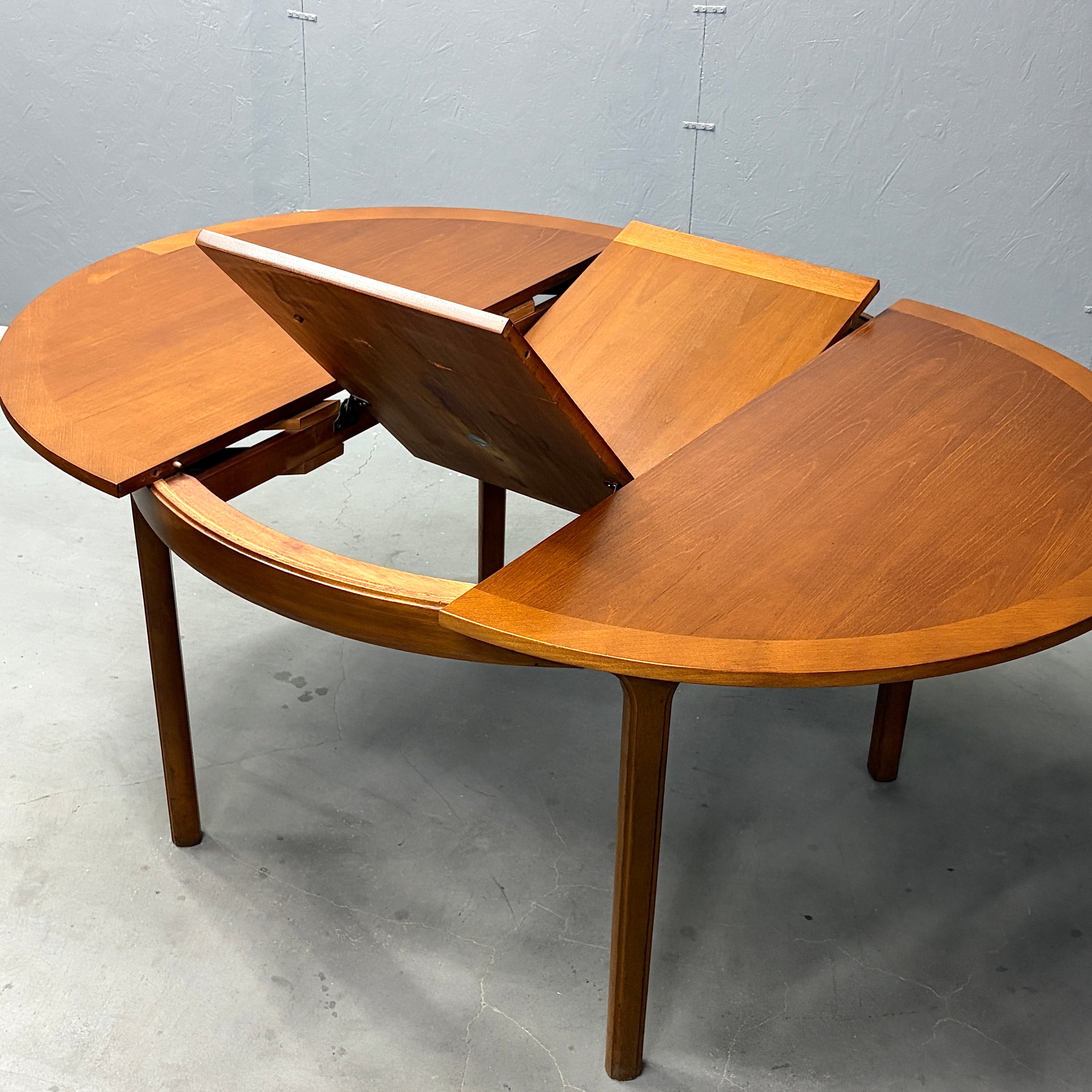 Nathan(ネイサン) / EXTENSION ROUND TABLE エクステンション ラウンド