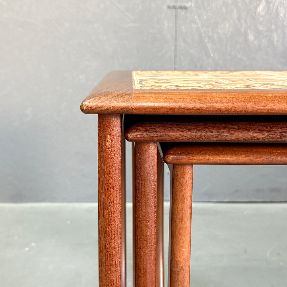 
                      
                        G-PLAN(ジープラン) / Astro  Tile top Nest table アストロ タイルトップ ネストテーブル (501)
                      
                    