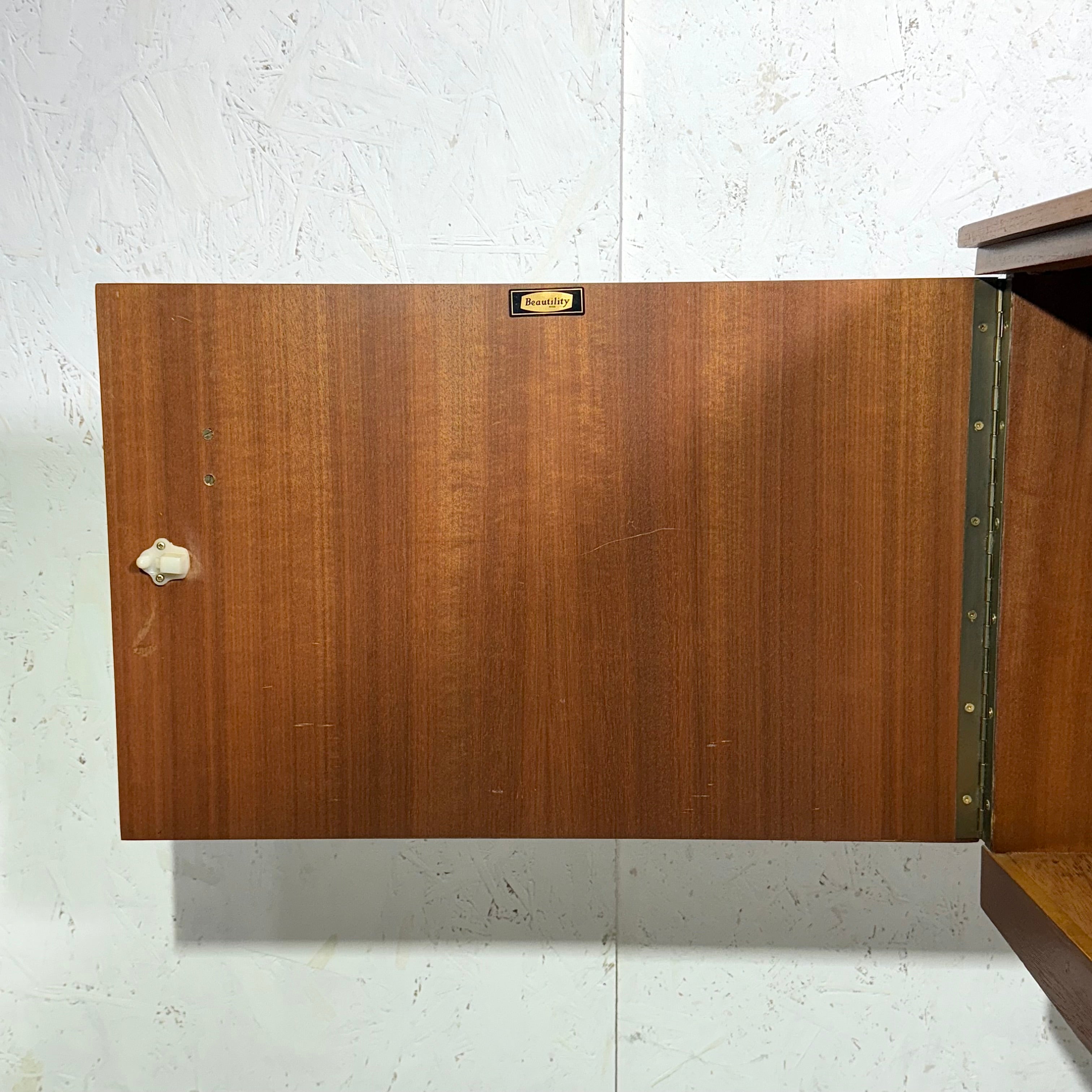 Beautility (ビューティリティ) / ヴィンテージ サイドボード (302