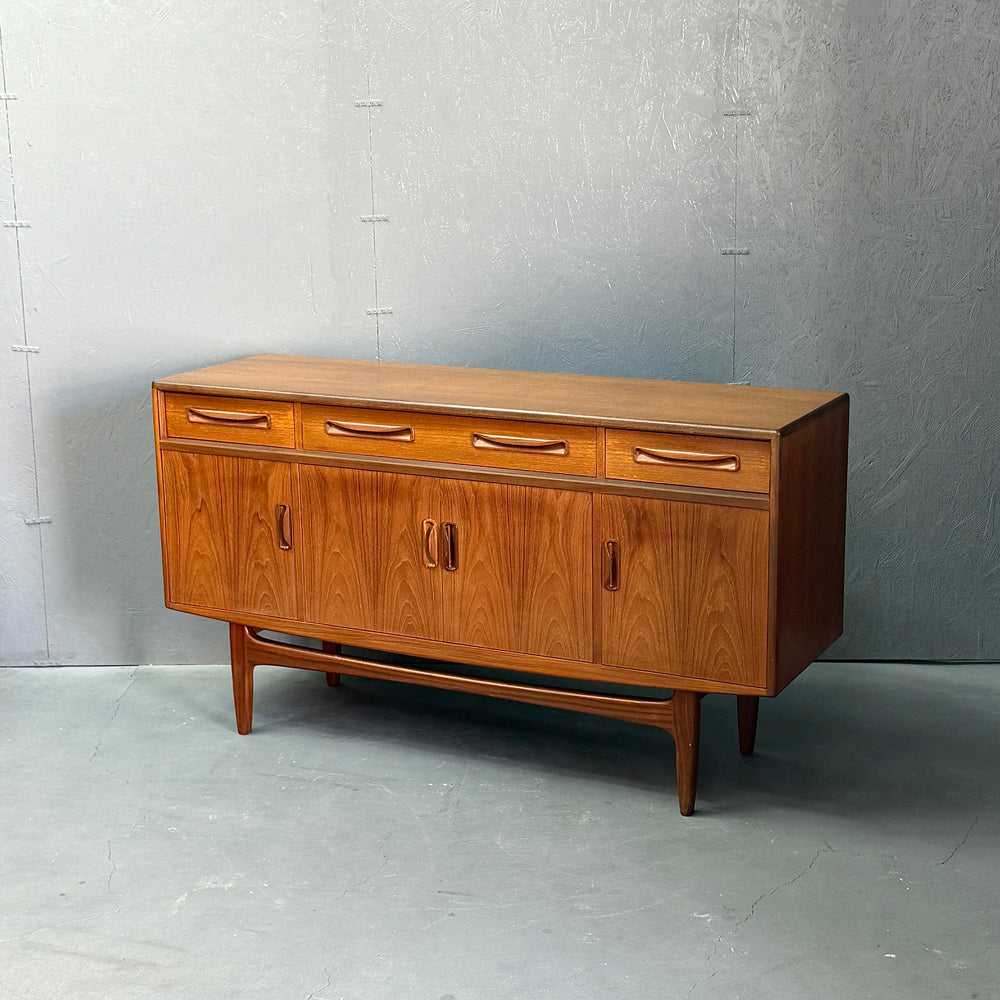 
                      
                        G-PLAN(ジープラン) / Fresco Sideboard フレスコ サイドボード (504)
                      
                    