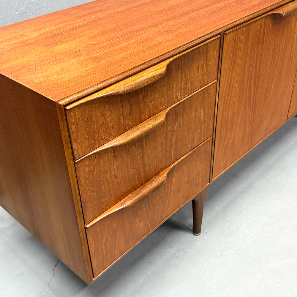 
                      
                        A.H.McINTOSH(マッキントッシュ) /  DUNVEGAN Sideboard (402)
                      
                    
