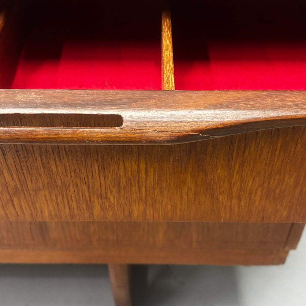 
                      
                        Stonehill(ストーンヒル) / Vintage Sideboard (401)
                      
                    