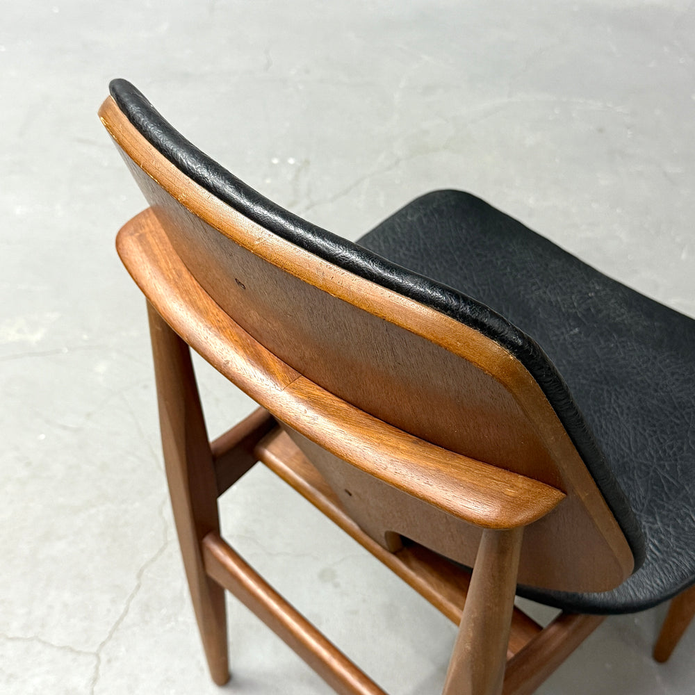 
                      
                        Elliots of Newbury(EON) / VINTAGE CHAIR ヴィンテージチェア (502)
                      
                    