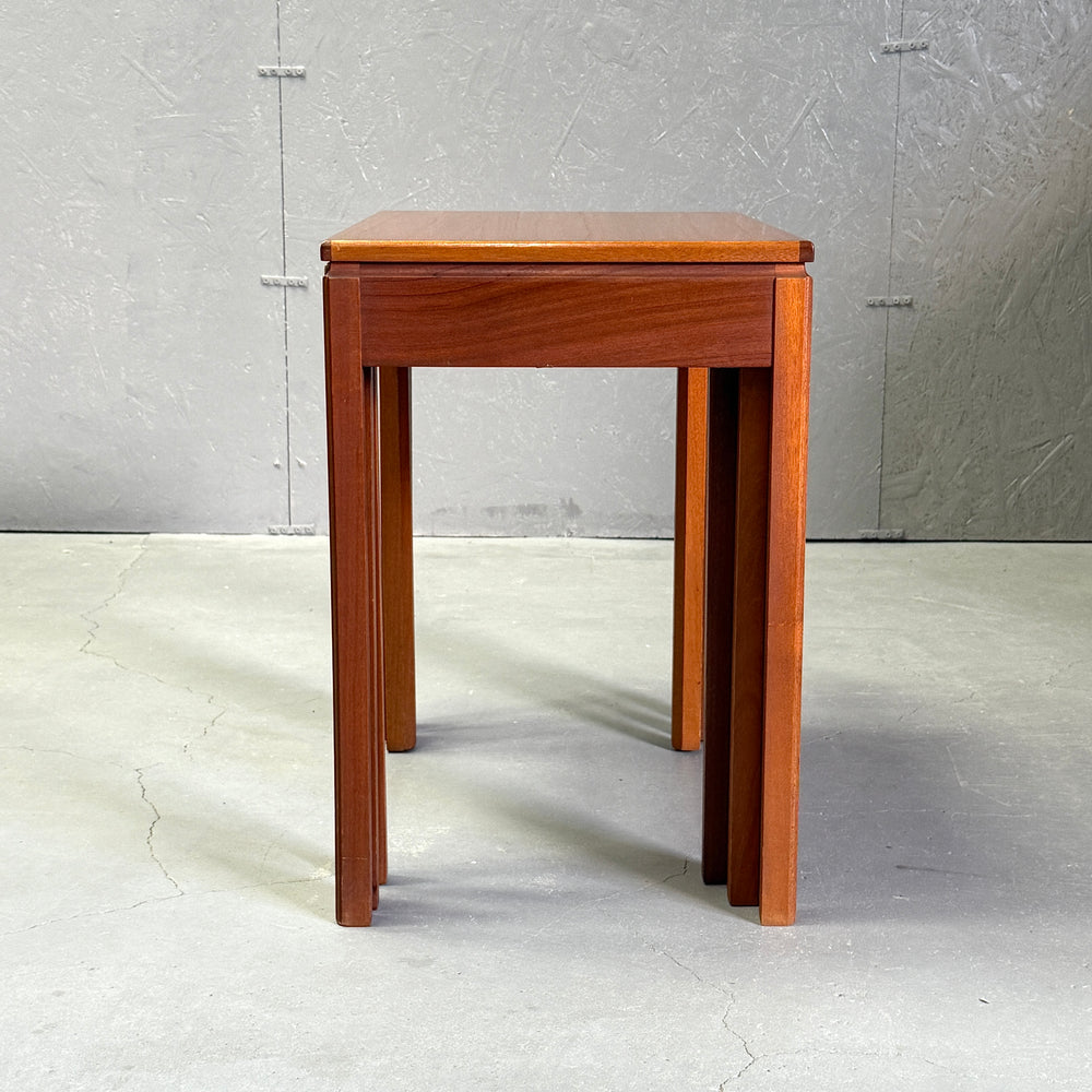 
                      
                        A.H.McINTOSH(マッキントッシュ) / Nest table ネストテーブル (401)
                      
                    