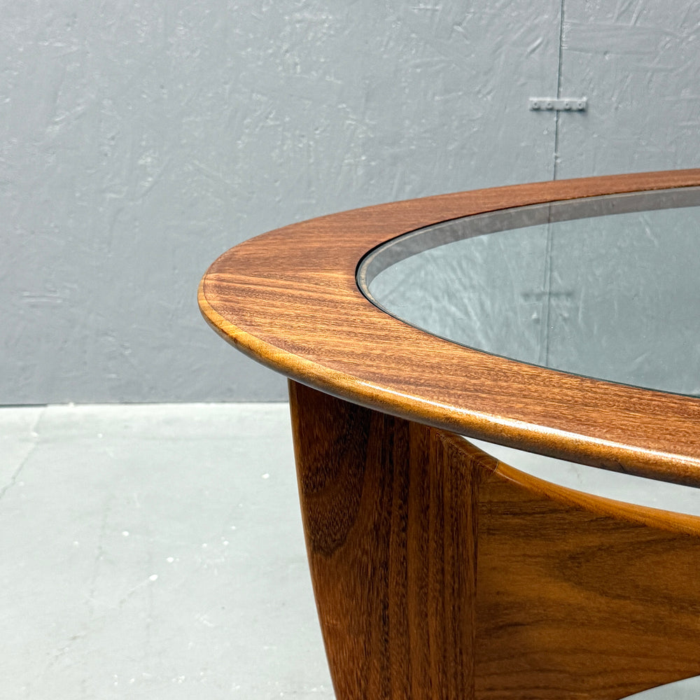 
                      
                        G-PLAN(ジープラン) / Astro oval coffee table アストロ オーバルコーヒーテーブル (501)
                      
                    