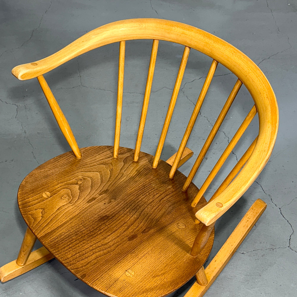 
                      
                        ERCOL(アーコール) COWHORN ROCKING CHAIR / カウホーン ロッキングチェア (301)
                      
                    