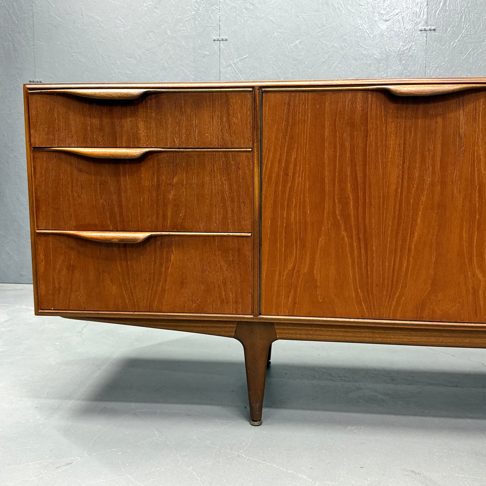 
                      
                        A.H.McINTOSH(マッキントッシュ) /  DUNVEGAN Sideboard (402)
                      
                    