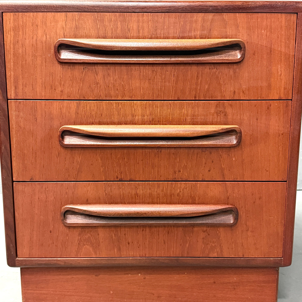 
                      
                        G-PLAN(ジープラン) / Fresco 3-Drawer Chest フレスコ 3段チェスト (501)
                      
                    