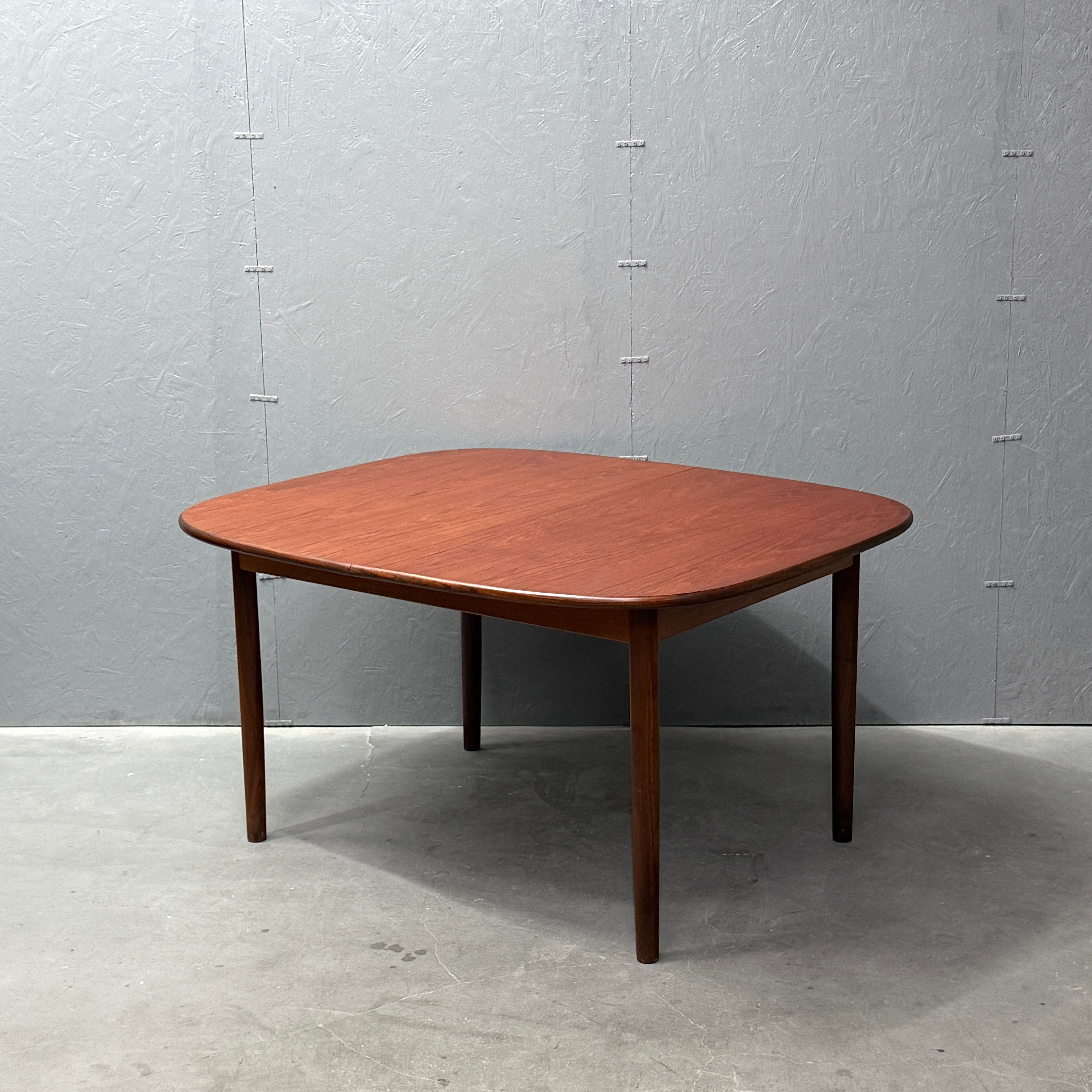ダイニングテーブル – NONOR FURNITURE