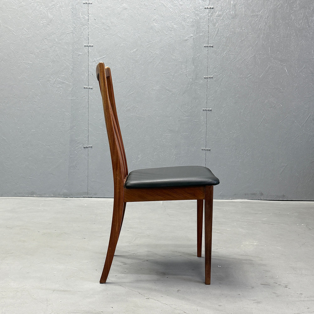 
                      
                        G-PLAN(ジープラン) / DINING CHAIR スラットバックチェア (401)
                      
                    