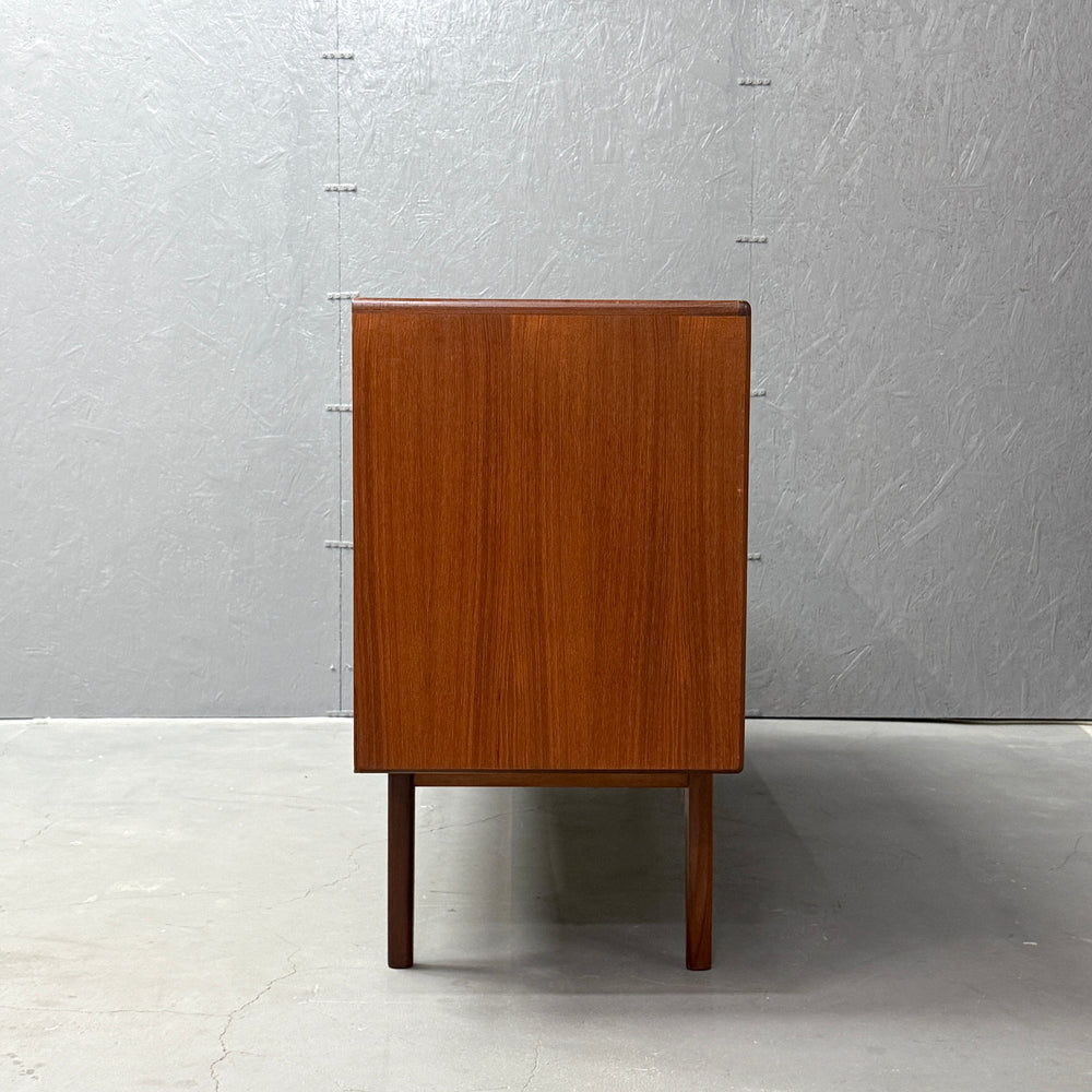 
                      
                        G-PLAN(ジープラン) / Fresco Sideboard フレスコ サイドボード (502)
                      
                    