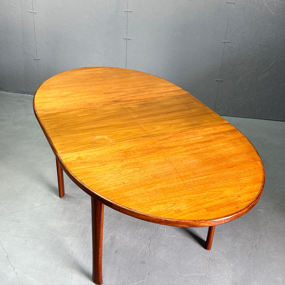 
                      
                        VINTAGE TEAK OVAL TABLE チークオーバルテーブル (401)
                      
                    