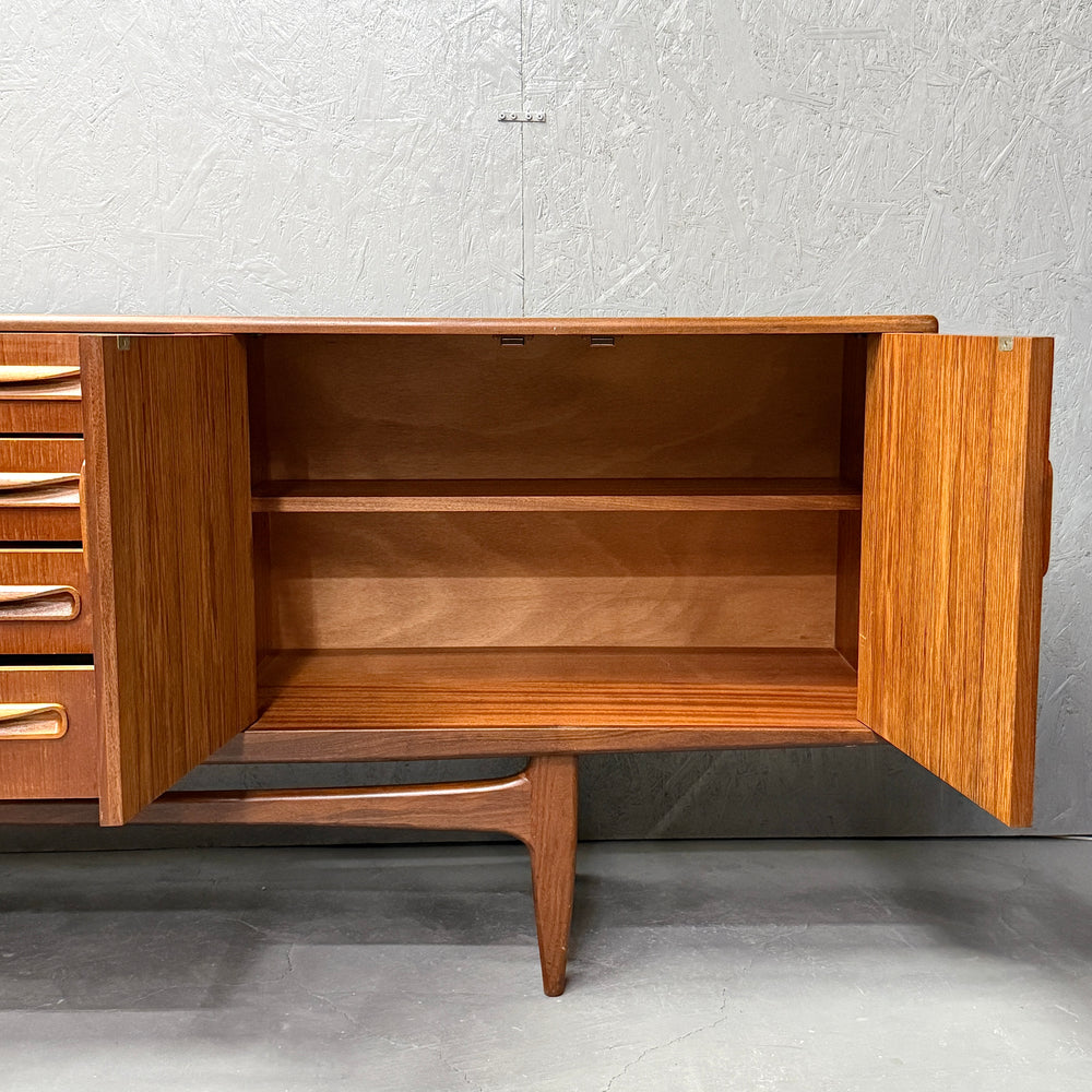 
                      
                        G-PLAN(ジープラン) / Fresco Long Jhon Sideboard フレスコ ロングジョン サイドボード (401)
                      
                    