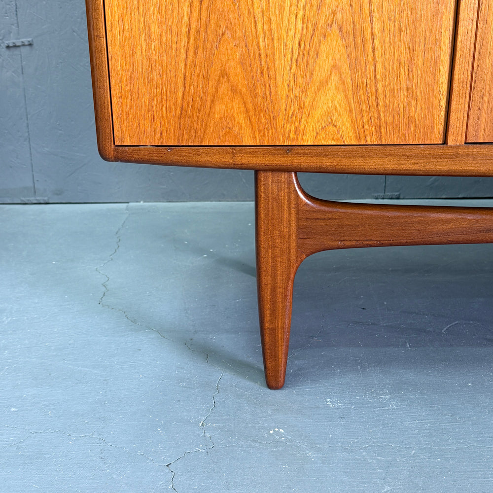 
                      
                        G-PLAN(ジープラン) / Fresco Sideboard フレスコ サイドボード (503)
                      
                    