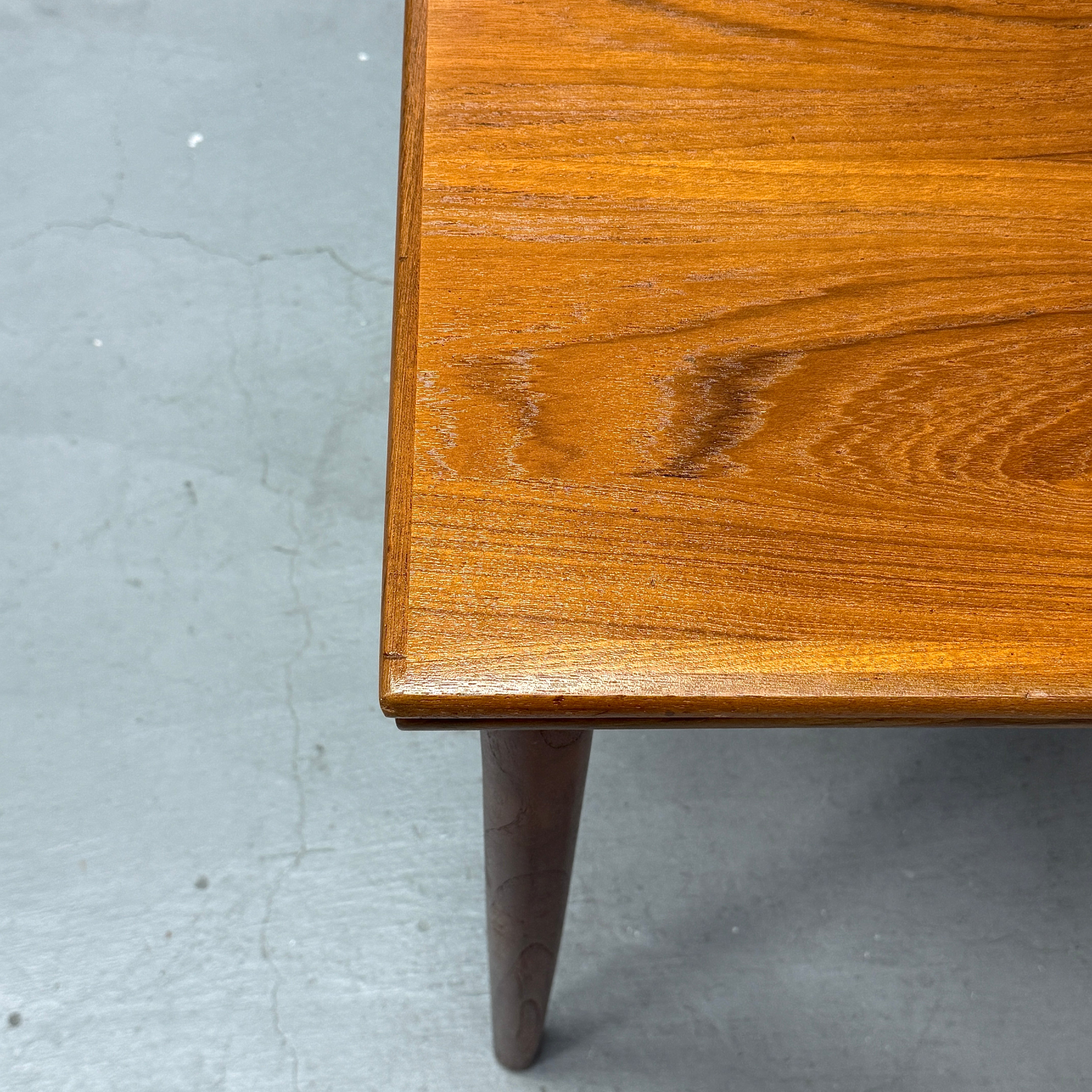 Danish Vintage / Draw-Leaf Dining Table デンマークヴィンテージ