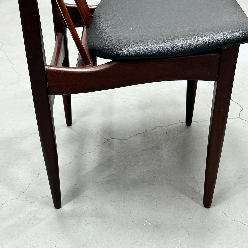 
                      
                        Elliots of Newbury(EON) / DINING CHAIR ダイニングチェア (2)
                      
                    