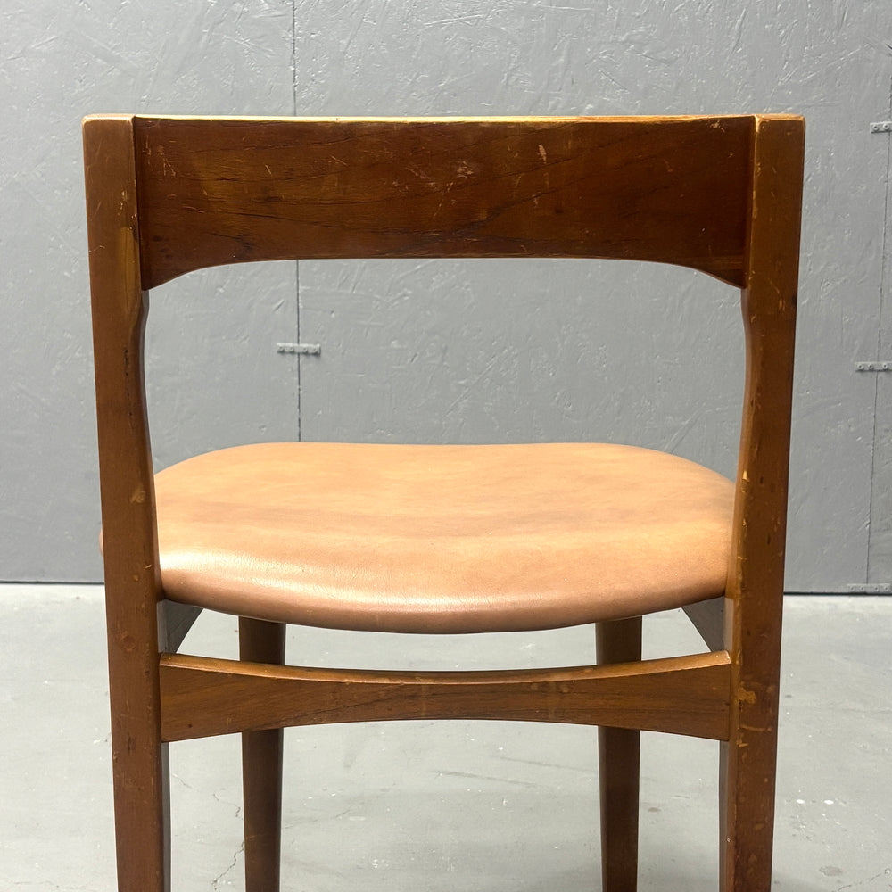 
                      
                        Nathan(ネイサン) / DINING CHAIR ダイニングチェア (401)
                      
                    