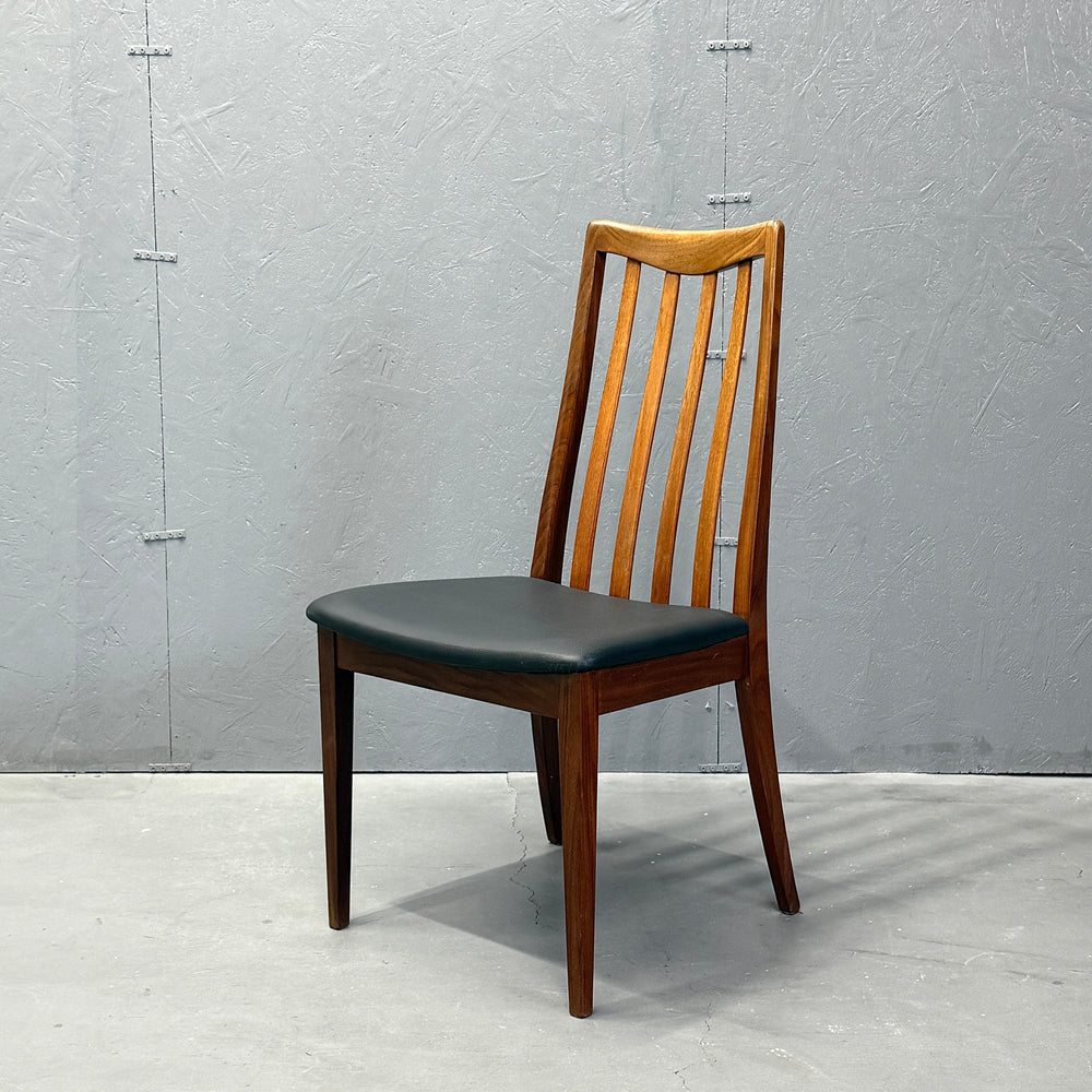 
                      
                        G-PLAN(ジープラン) / DINING CHAIR スラットバックチェア (401)
                      
                    