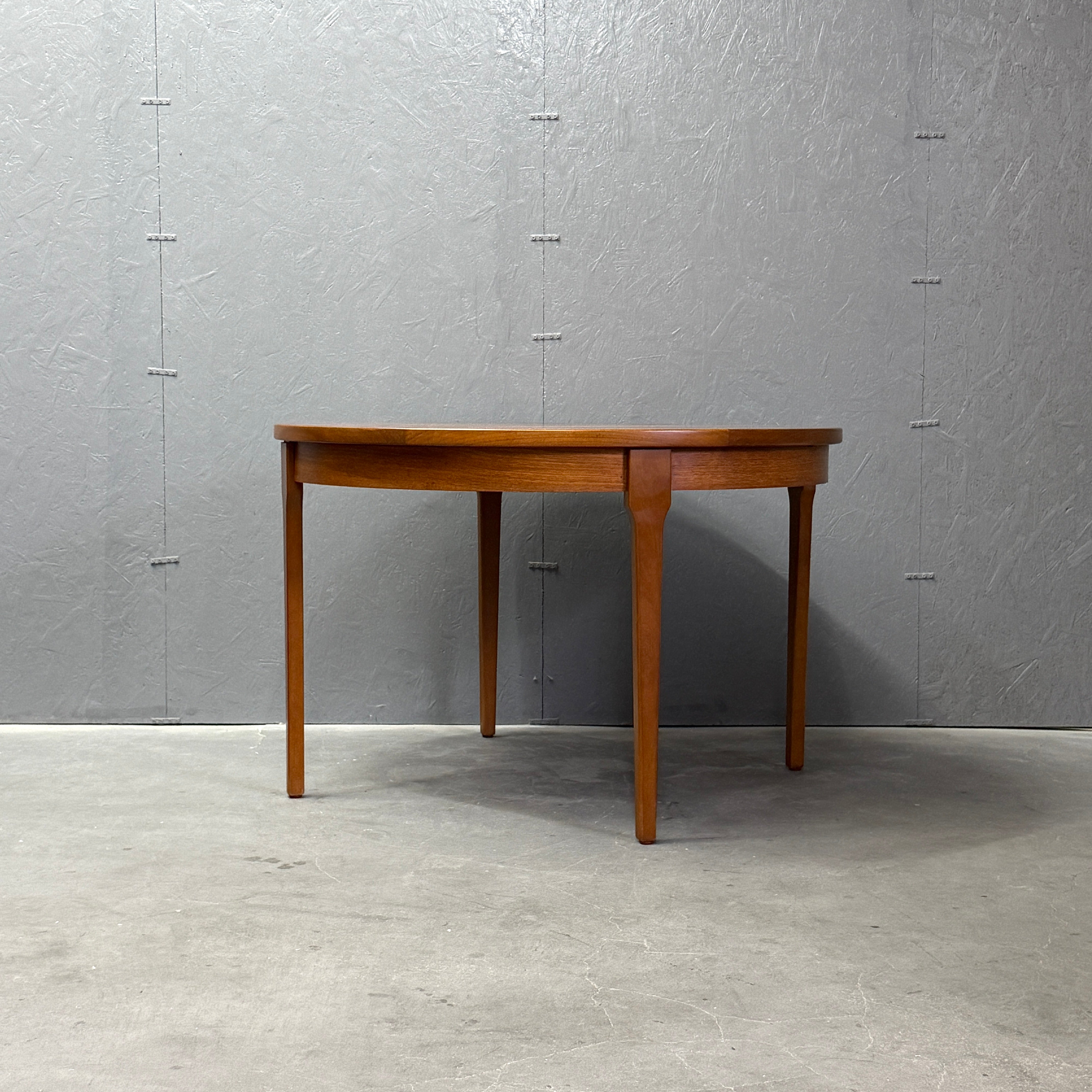 ダイニングテーブル – NONOR FURNITURE