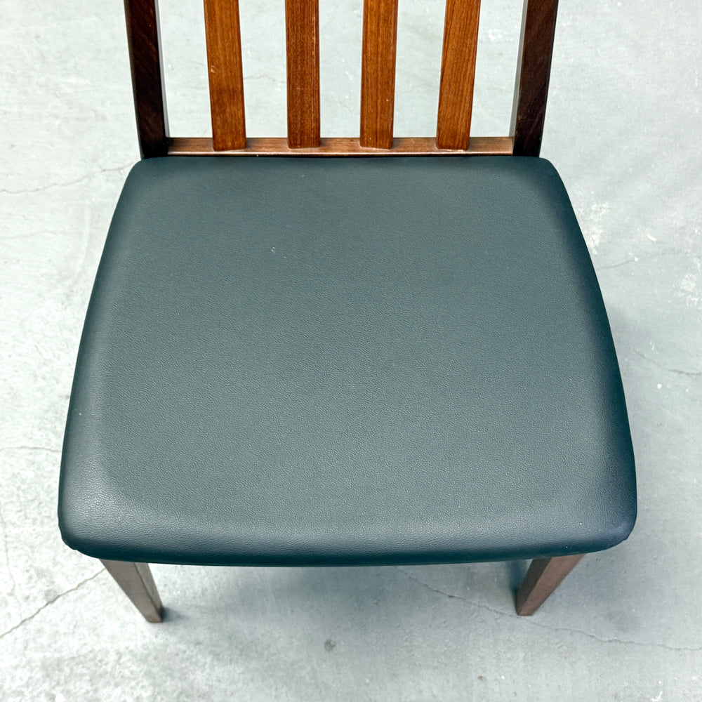 
                      
                        G-PLAN(ジープラン) / DINING CHAIR スラットバックチェア (404)
                      
                    