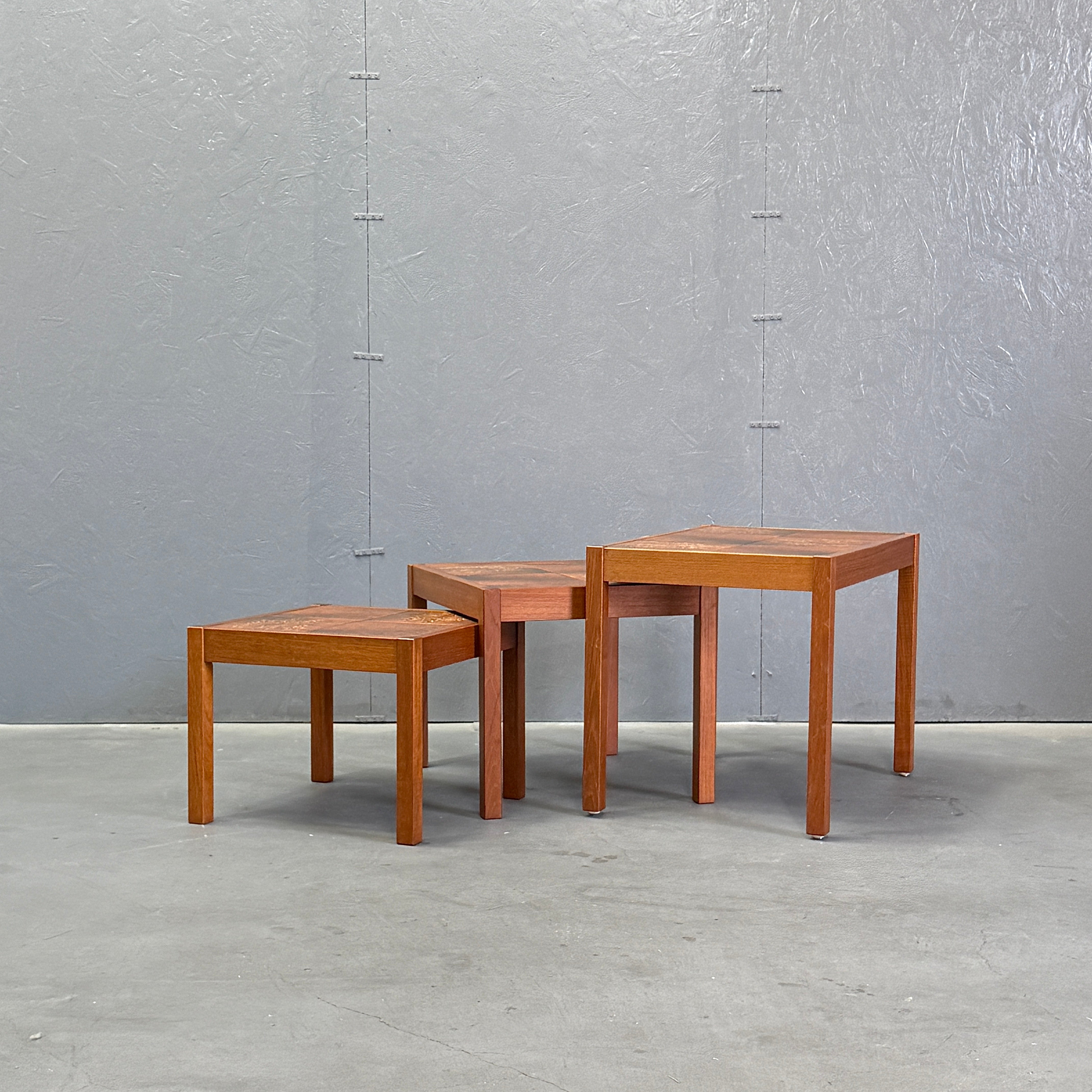TH　イギリス ヴィンテージ チーク タイルトップ ネストテーブル Vintage Teak Tile-Top Nest Table ヴィンテージ タイルトップ ネスト