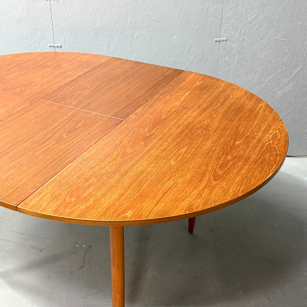 
                      
                        TEAK EXTENSION ROUND TABLE チークラウンドテーブル (501)
                      
                    