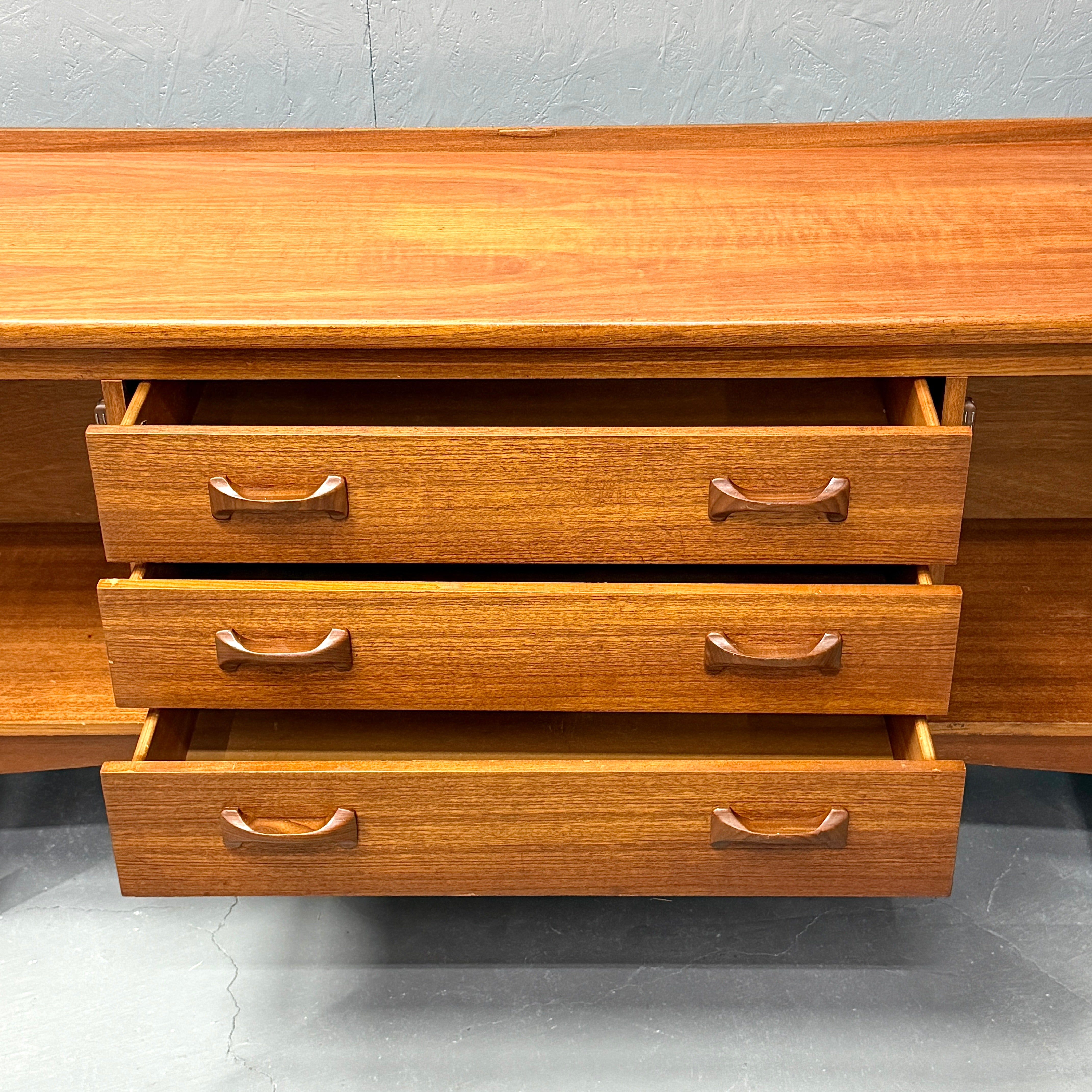 William Lawrence (ウィリアム・ローレンス) / Vintage SIDEBOARD