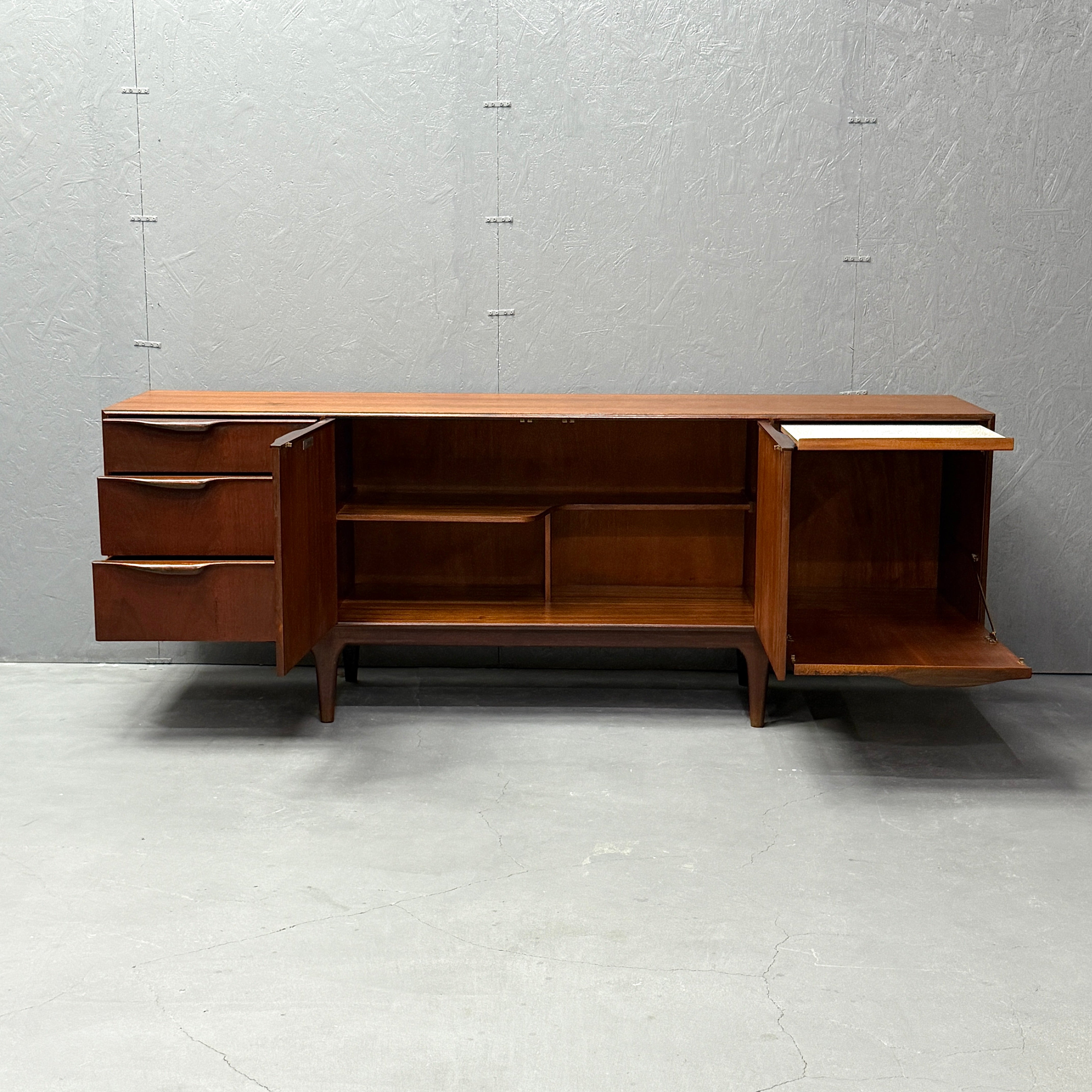 A.H.McINTOSH(マッキントッシュ) / DUNVEGAN Sideboard (401) – NONOR