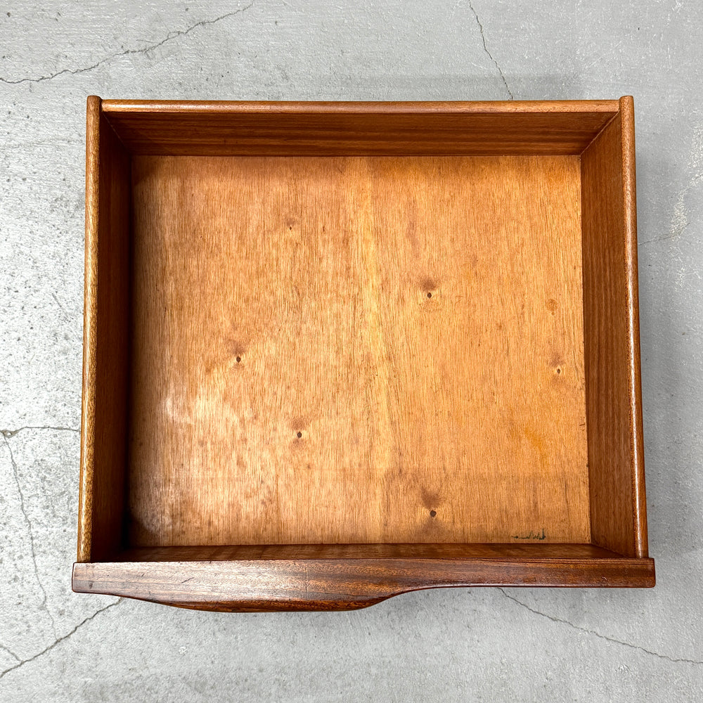 
                      
                        A.H.McINTOSH(マッキントッシュ) /  DUNVEGAN Sideboard (401)
                      
                    