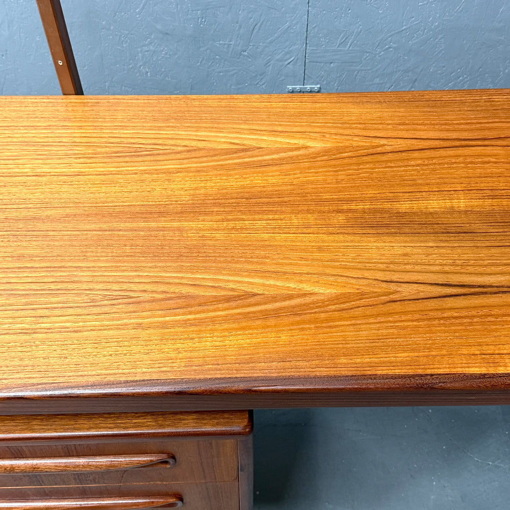 
                      
                        G-PLAN(ジープラン) / DRESSER ドレッサー (501)
                      
                    