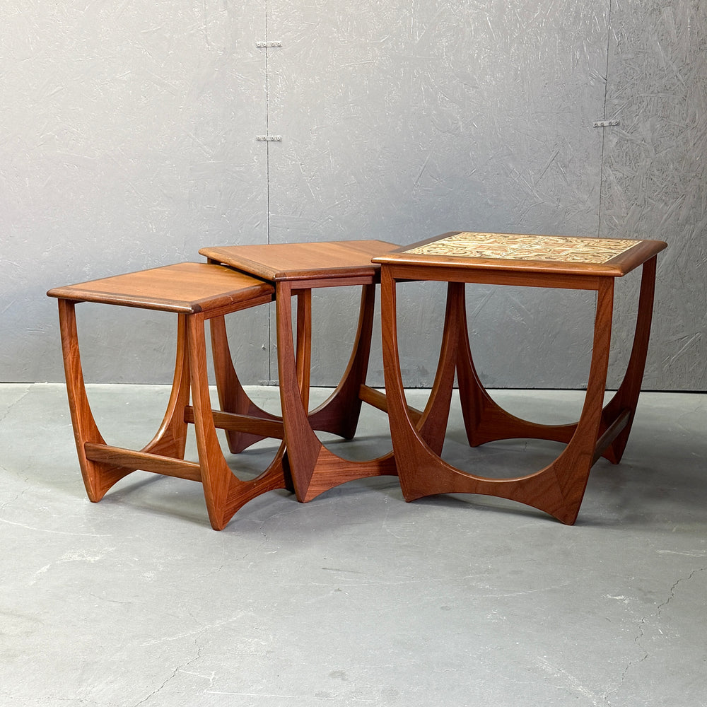 
                      
                        G-PLAN(ジープラン) / Astro  Tile top Nest table アストロ タイルトップ ネストテーブル (501)
                      
                    