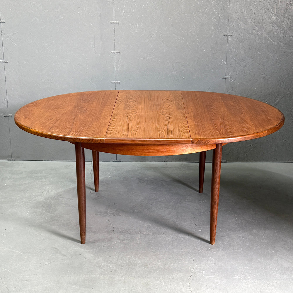 
                      
                        G-PLAN(ジープラン) / Fresco ROUND TABLE フレスコ ラウンドエクステンション ダイニングテーブル (403)
                      
                    