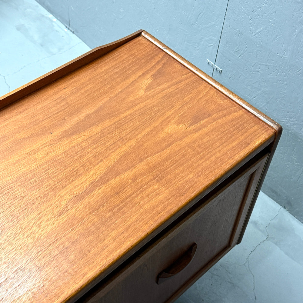 
                      
                        William Lawrence (ウィリアム・ローレンス) / Vintage SIDEBOARD ヴィンテージ サイドボード
                      
                    