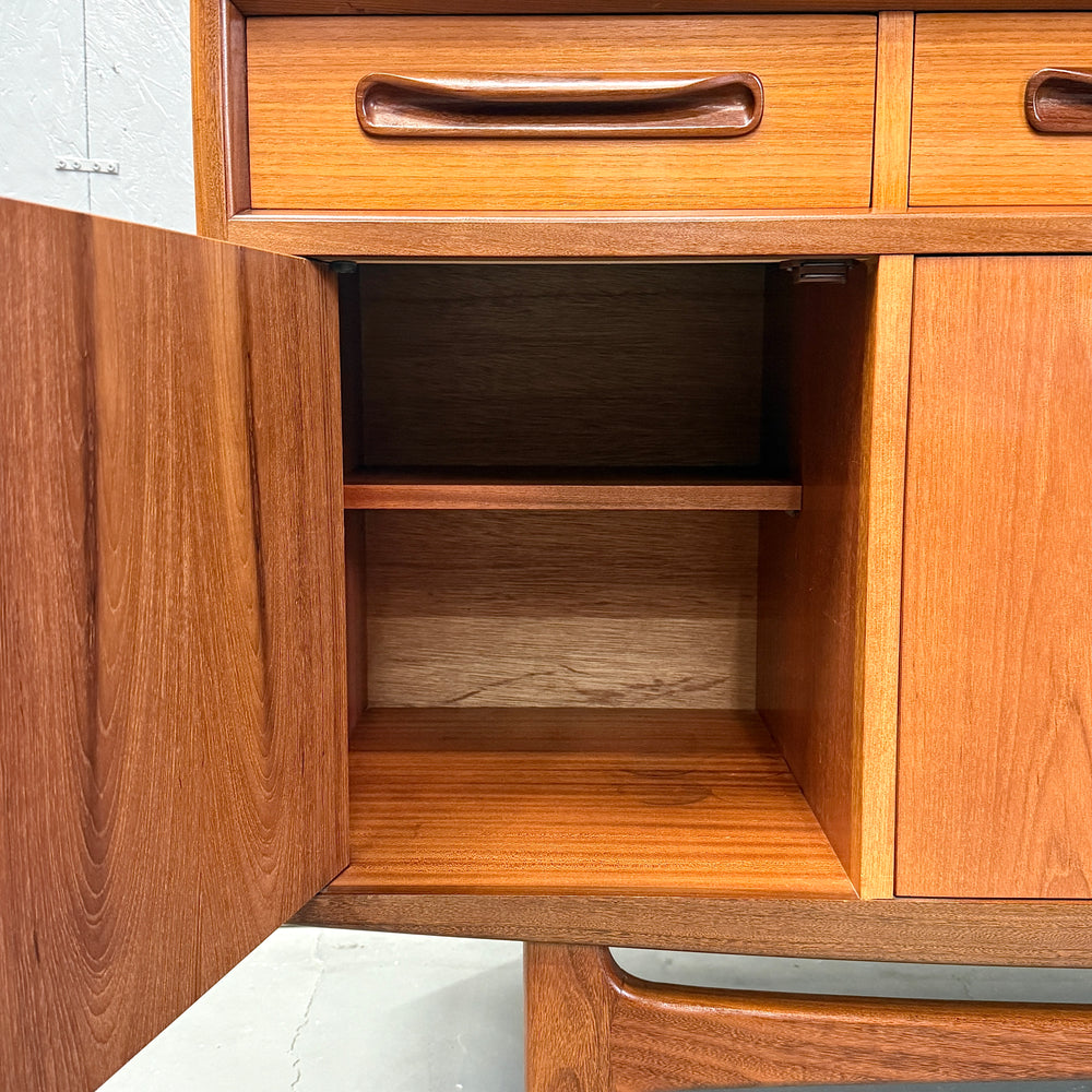 
                      
                        G-PLAN(ジープラン) / Fresco Sideboard フレスコ サイドボード (501)
                      
                    