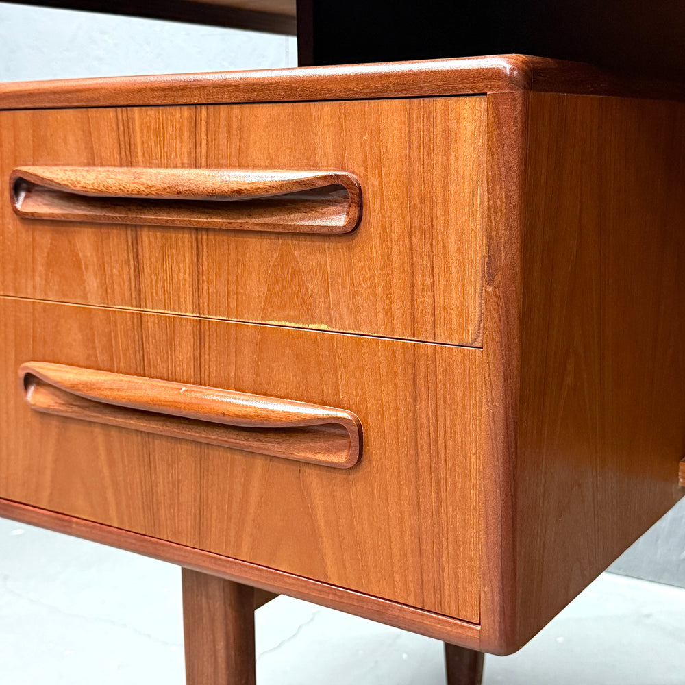 
                      
                        G-PLAN(ジープラン) / DRESSER ドレッサー (501)
                      
                    