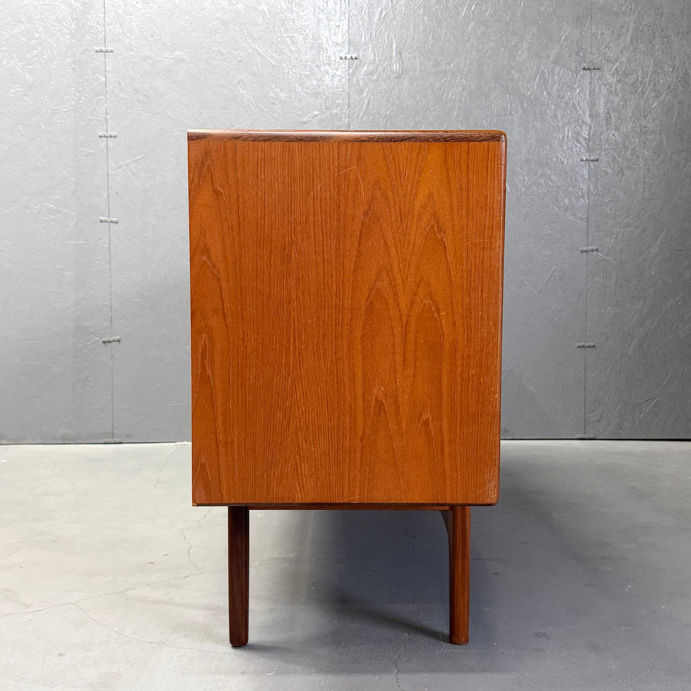 
                      
                        G-PLAN(ジープラン) / Fresco Sideboard フレスコ サイドボード (501)
                      
                    