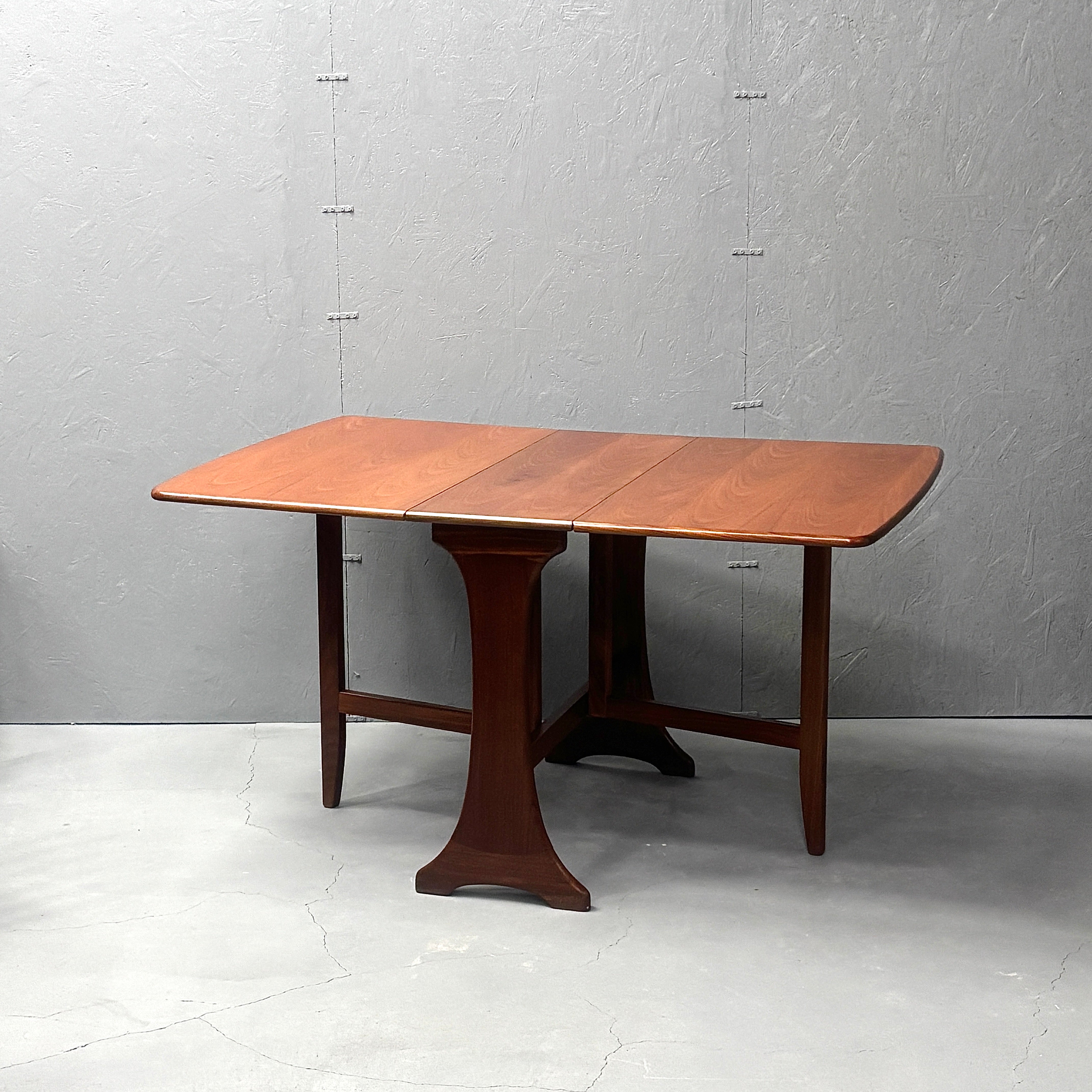 ダイニングテーブル – NONOR FURNITURE