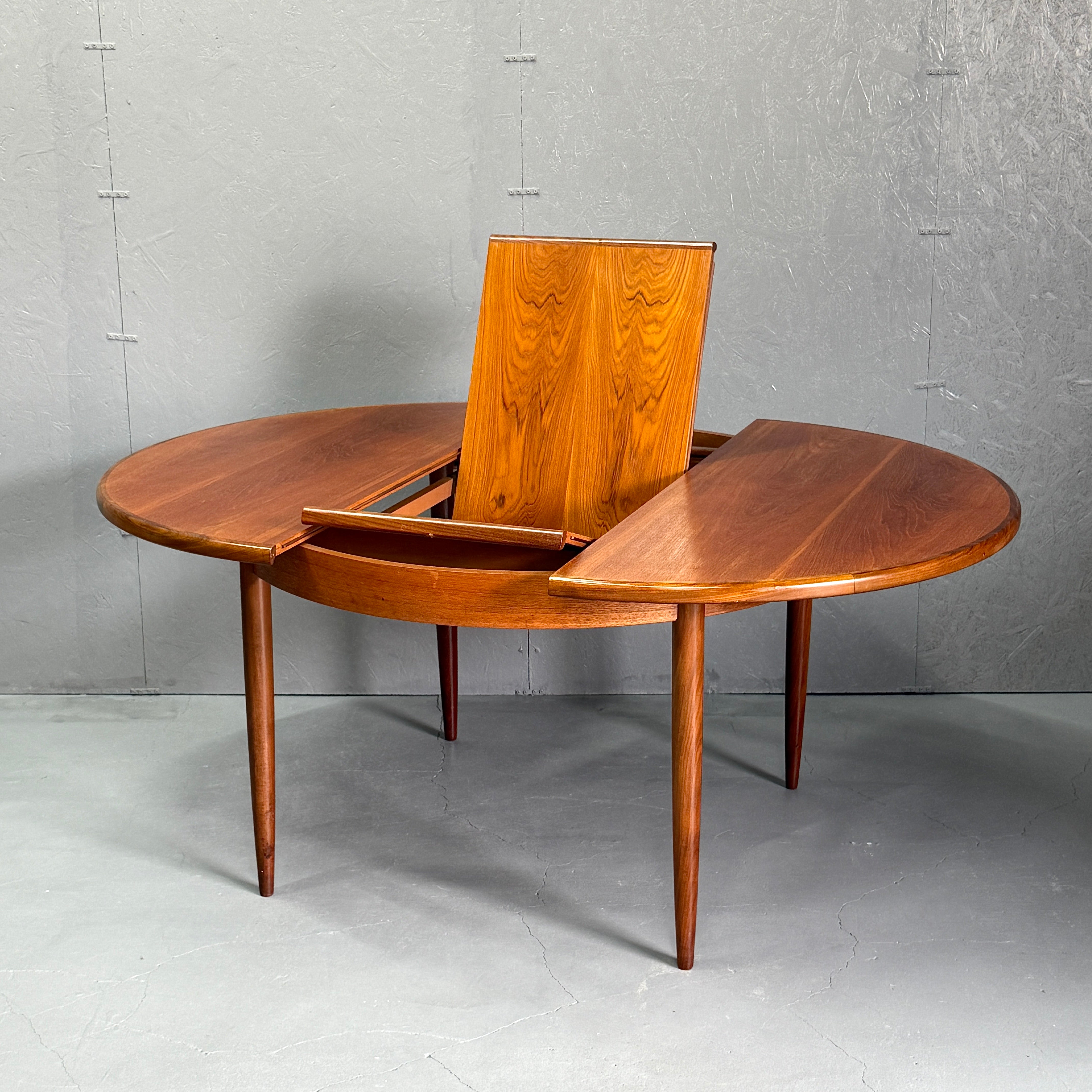 G-PLAN フレスコ ラウンドエクステンション ダイニングテーブル (407) G-PLAN(ジープラン) / Fresco ROUND TABLE フレスコ ラウンド