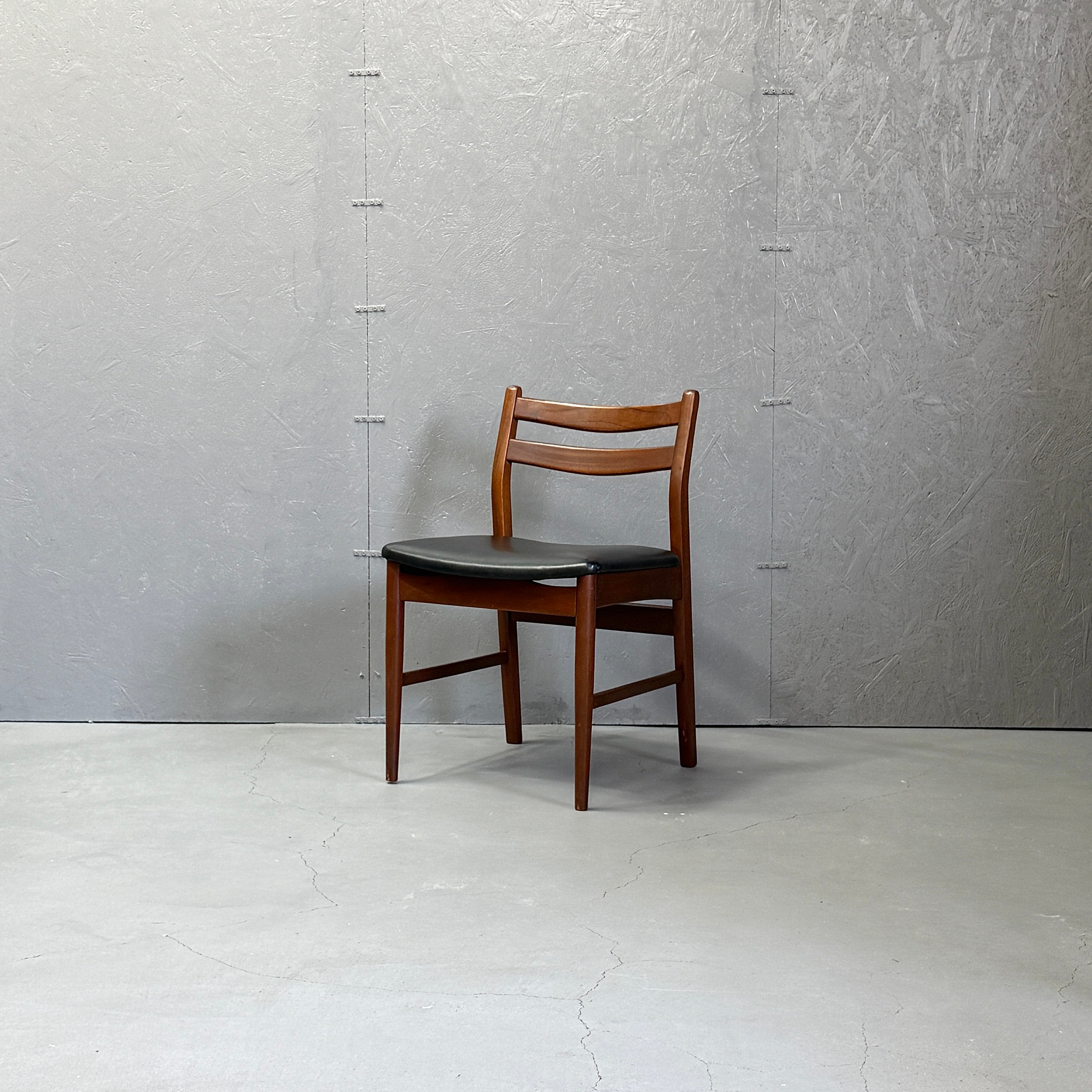 Jentique(ジェンティーク) ヴィンテージ ダイニングチェア (403) Jentique – NONOR FURNITURE