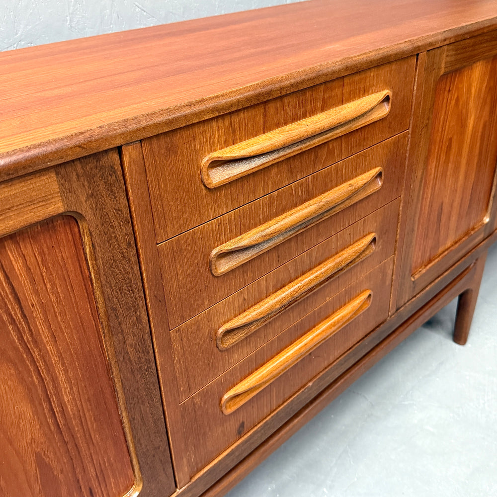 
                      
                        G-PLAN(ジープラン) / Fresco Long Jhon Sideboard フレスコ ロングジョン サイドボード (401)
                      
                    