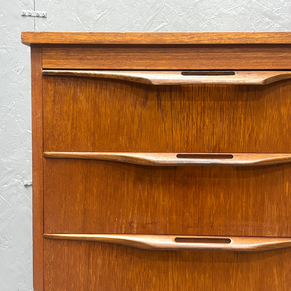 
                      
                        Stonehill(ストーンヒル) / Vintage Sideboard (401)
                      
                    