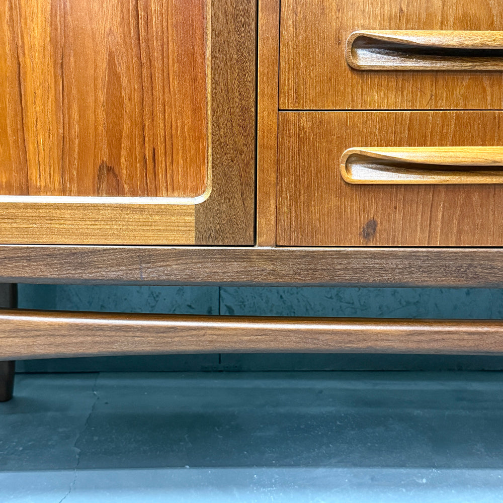 
                      
                        G-PLAN(ジープラン) / Fresco Long Jhon Sideboard フレスコ ロングジョン サイドボード (401)
                      
                    