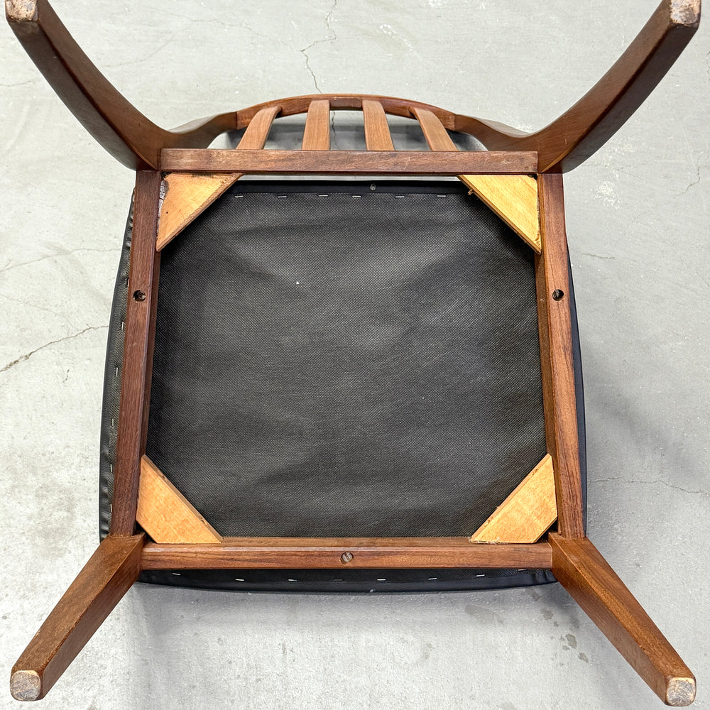 
                      
                        G-PLAN(ジープラン) / DINING CHAIR スラットバックチェア (404)
                      
                    