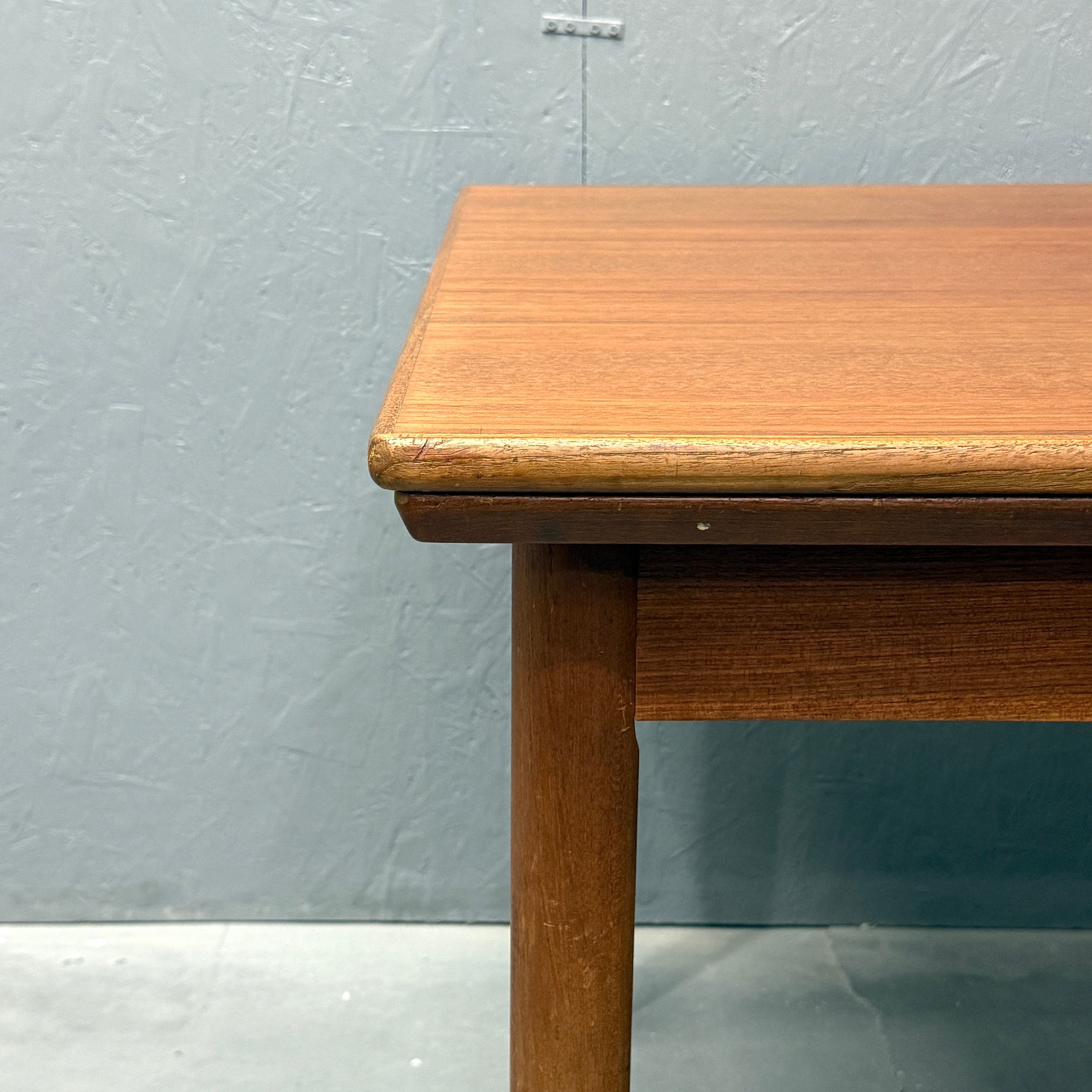 Danish Vintage / Draw-Leaf Dining Table デンマークヴィンテージ