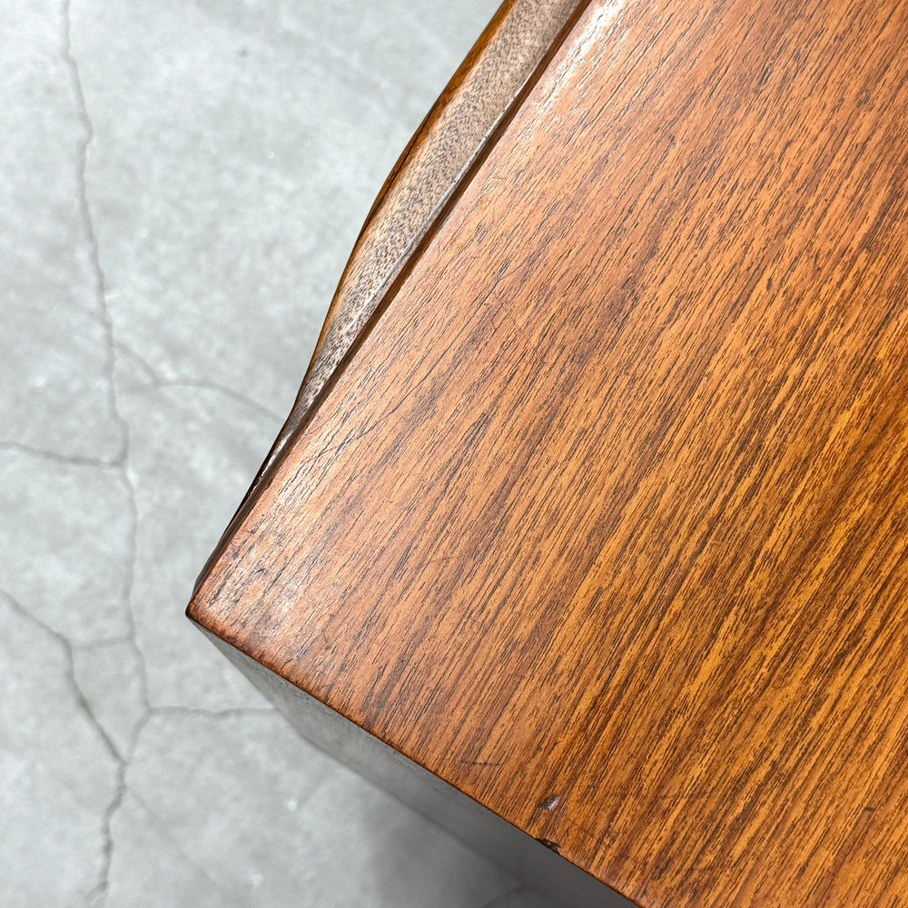 
                      
                        A.H.McINTOSH(マッキントッシュ) /  DUNVEGAN Sideboard (401)
                      
                    
